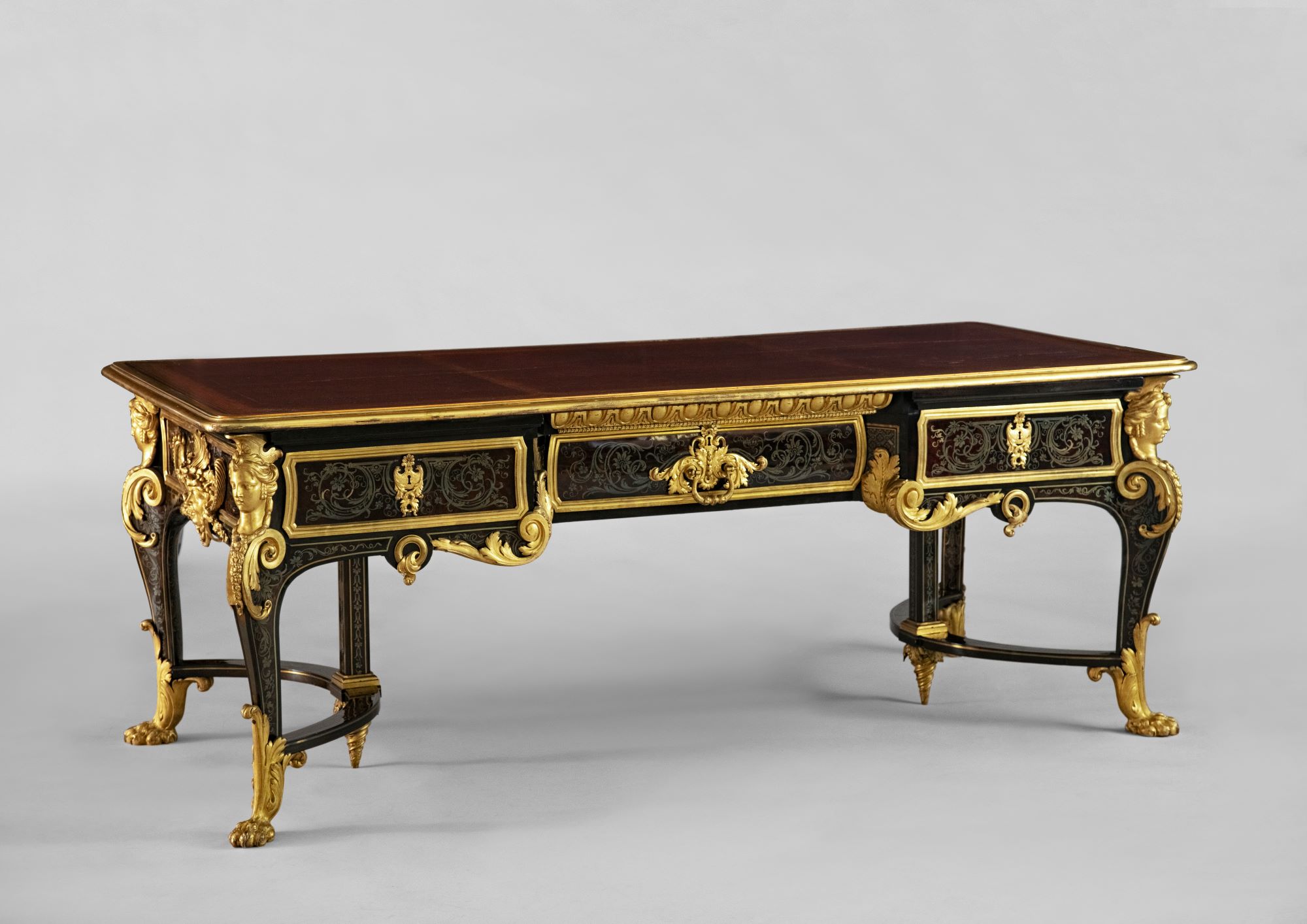 Attribué à André Charles Boulle (1642-1732, reçu maître avant 1666), bureau plat à six pieds, vers 1710- 1715. Maincy, château de Vaux-le-Vicomte. © Guillaume Benoit