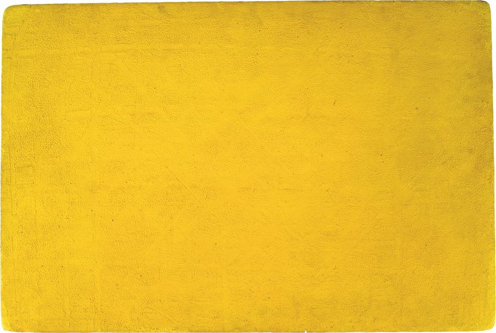 Yves Klein (1928-1962), Monochrome jaune sans titre (MP73), 1957. Pigment sec et résine synthétique sur gaze et panneau de bois, 40 x 60 x 3 cm. Lugano, Collezione Giancarlo e Danna Olgiati.