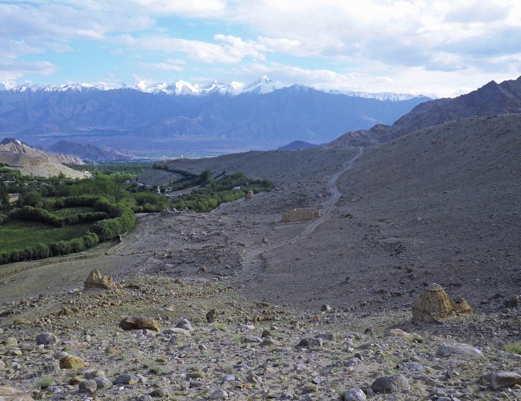 Vue d’ensemble du site bouddhique de Leh Choskor.