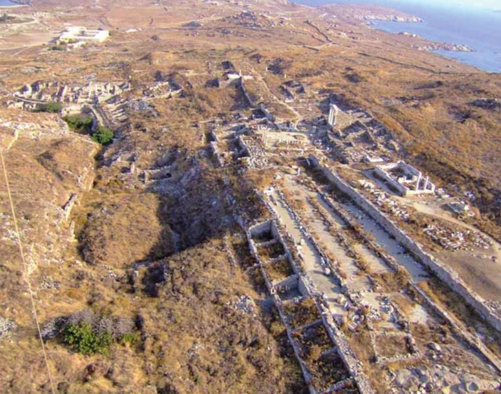 Vue d’ensemble du Sarapieion C. Vue aérienne prise du sud.