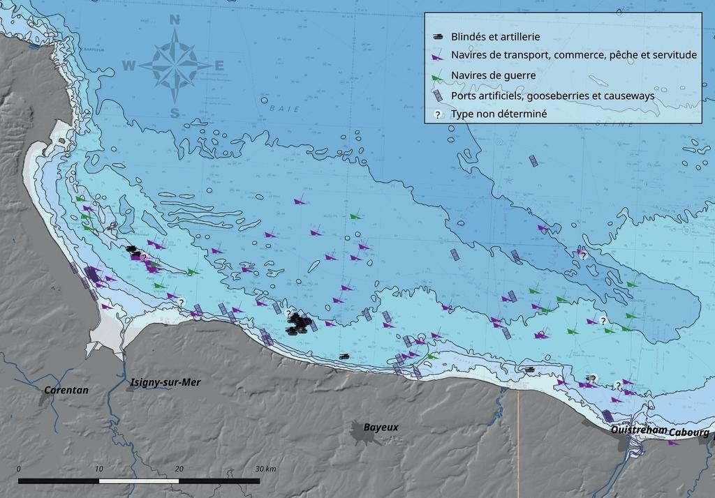 Emplacement et typologie des sites archéologiques maritimes inventoriés en lien avec le Débarquement de Normandie. Les navires de commerce, de servitude ou de pêche civils ayant été largement réquisitionnés pendant le conflit, on les retrouve en grand nombre. Cartographie D. Dégez, Drassm, fonds cartographiques IGN BD ALTI et SHOM