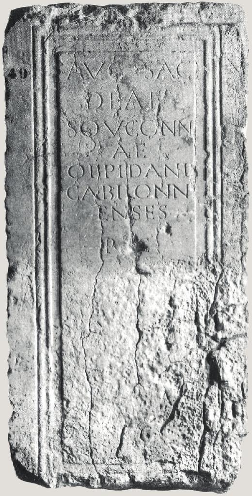 Inscription à la déesse Souconna [la Saône] : « Consacré à l’auguste déesse Souconna, les habitants de l’oppidum de Cabillonnum ».