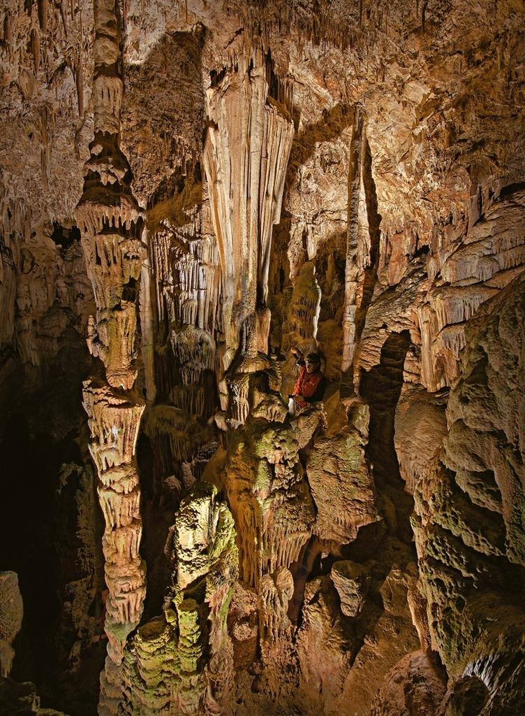 La grotte en spirale au lieu-dit Cap Ventós.