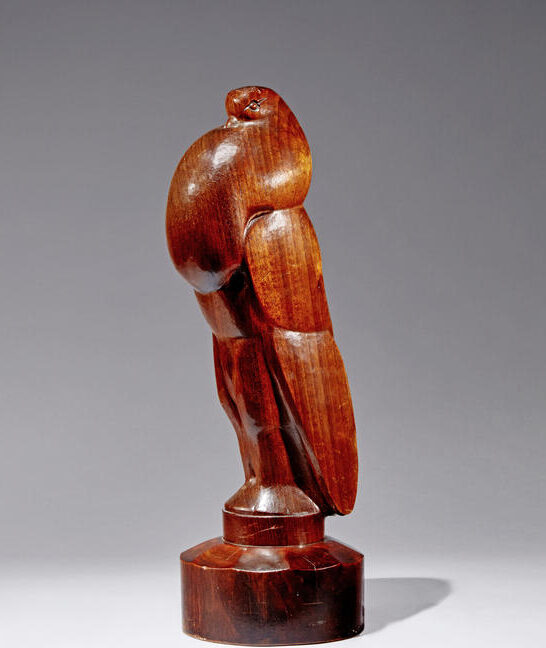 Gaston Étienne Le Bourgeois (1880-1956), Pigeon, vers 1935. Bois satiné, 49 x 16 cm. 