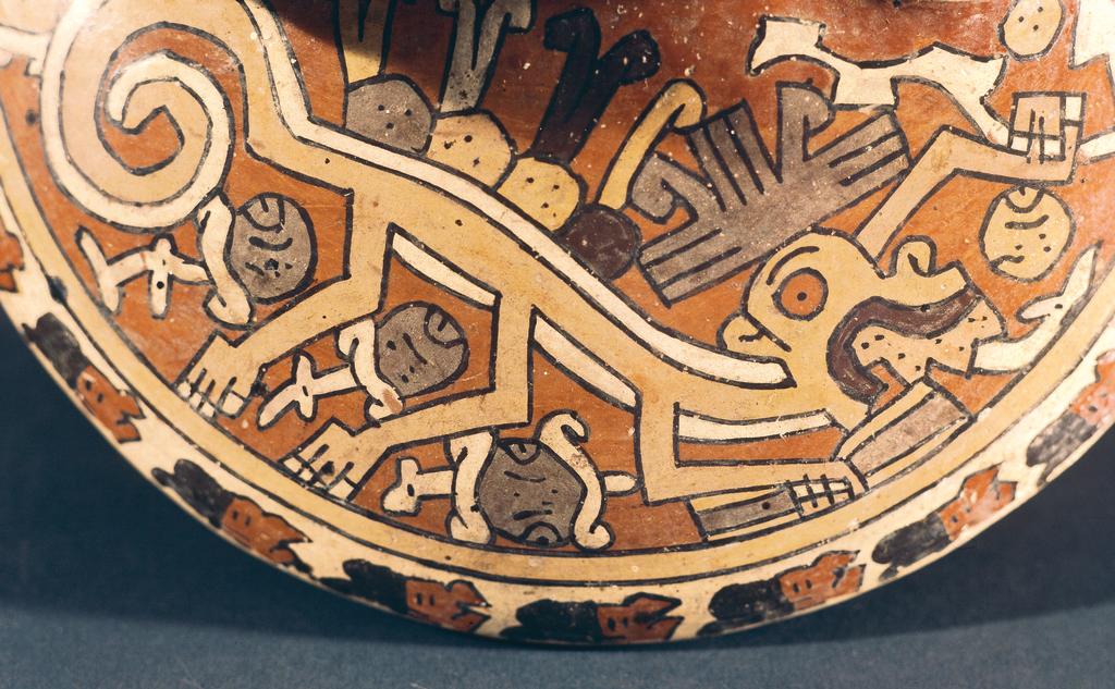 Vase nazca : détail des motifs géométriques et d’un singe. Vers 200-700. Lima, Museo nacional de antropologia, arqueologia y historia.