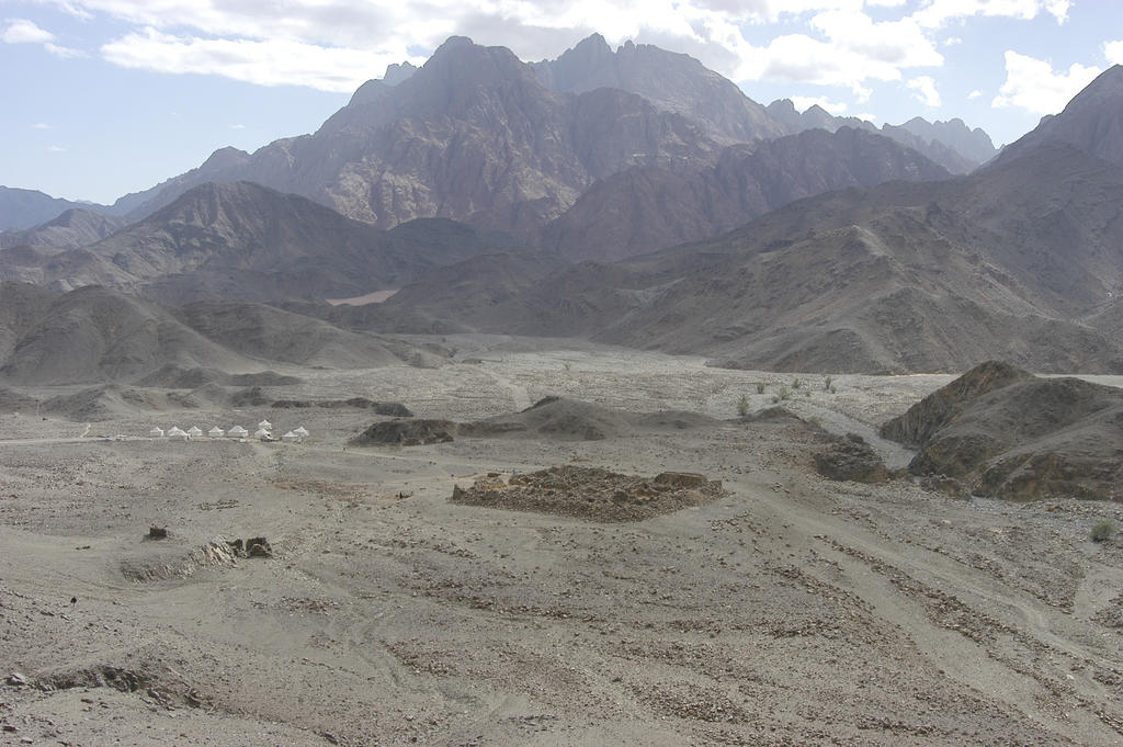 Fortin d'Umm Balad implanté dans le désert oriental égyptien à l'orée de la vallée menant aux carrières.