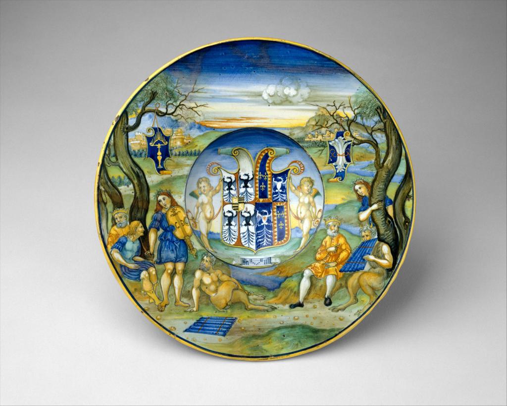 Nicola di Gabriele Sbraghe, dit Nicola da Urbino (vers 1480-1537/1538), plat aux emblèmes d’Isabelle d’Este, L’Histoire du roi Midas, Urbino, 1524. Majolique, diam. : 27,5 cm. New York, Metropolitan Museum of Art, Collection Robert Lehmann, 1975. 