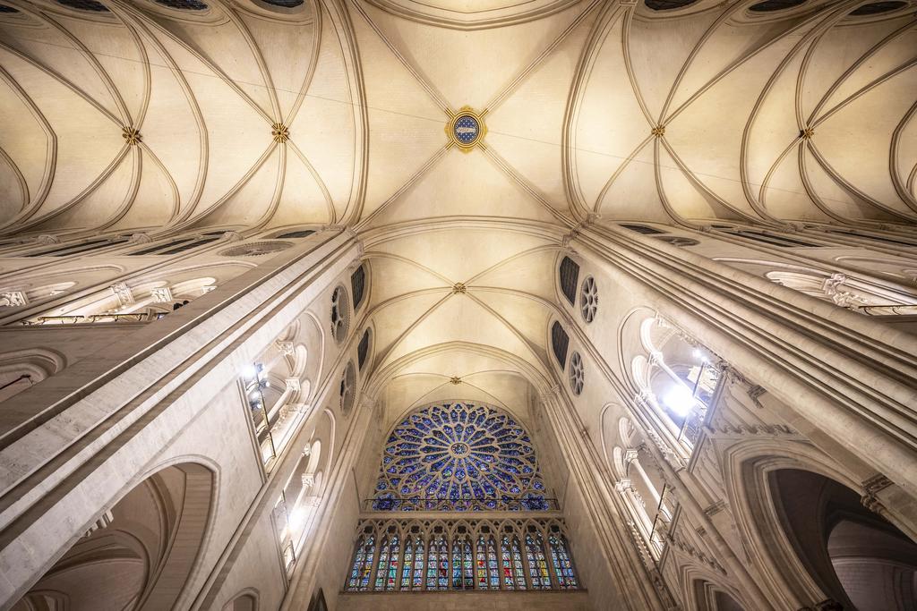 Vue de la voûte de la cathédrale après restauration. 