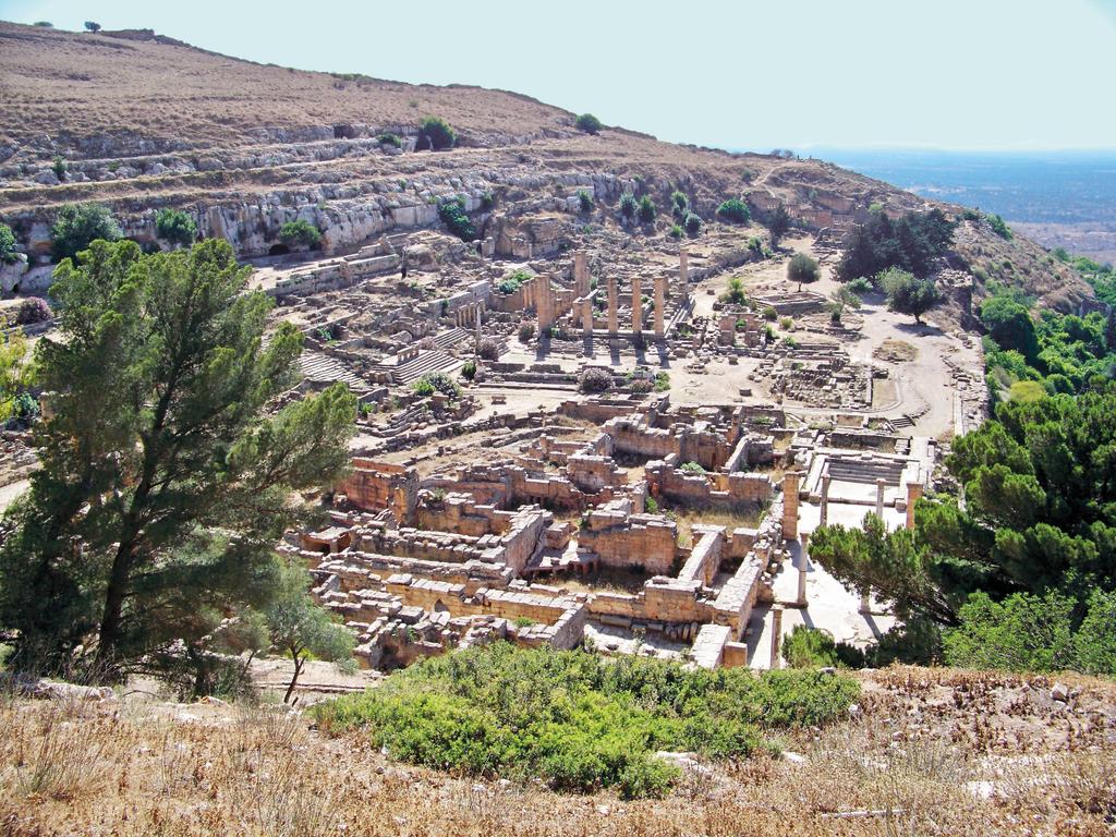 Le sanctuaire d’Apollon à Cyrène. L’histoire de la Cyrénaïque, libyque, grecque, romaine et byzantine se lit à travers un patrimoine archéologique riche mais vulnérable depuis la révolution de 2011.