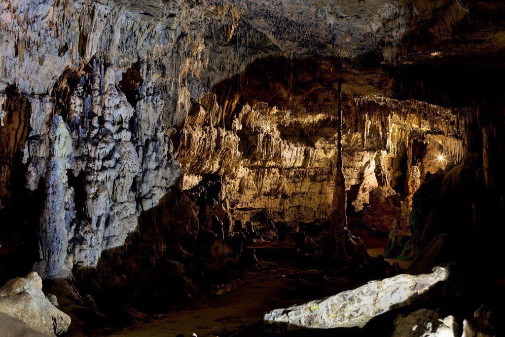 Grotte d'Arcy-sur-Cure.