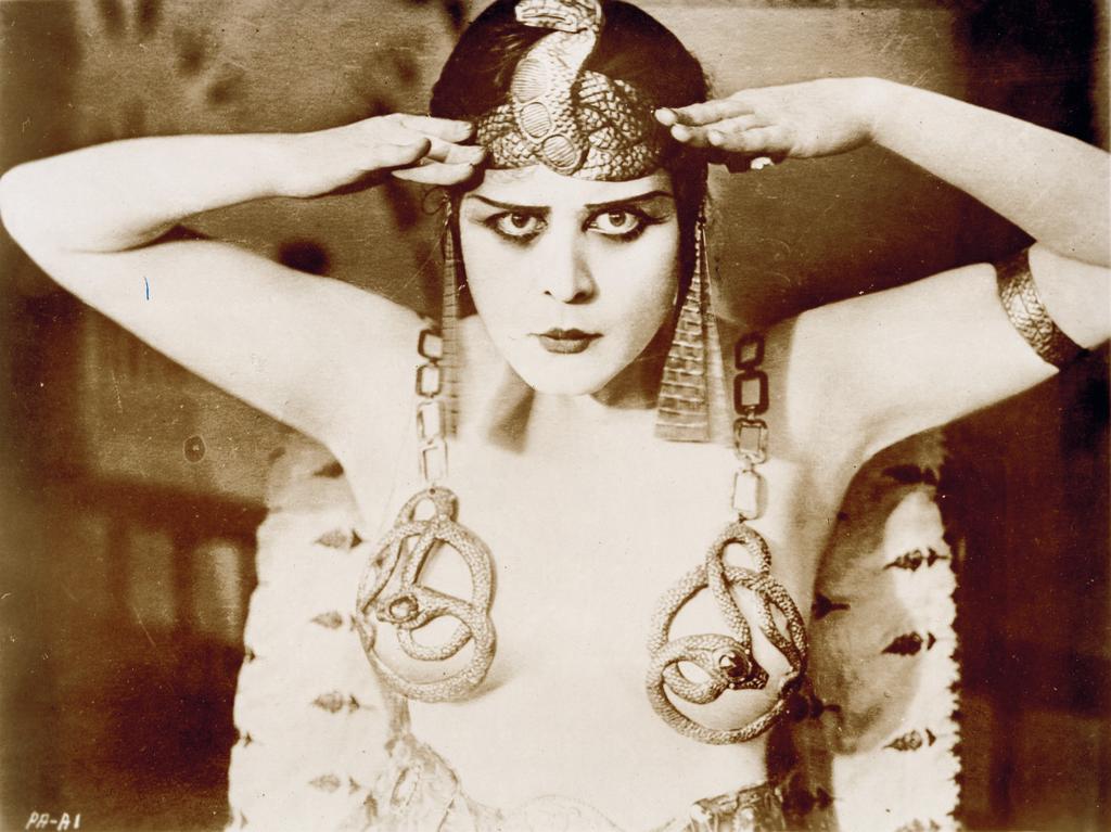 Theda Bara dans La Reine des Césars de J. Gordon Edwards. Collection particulière.