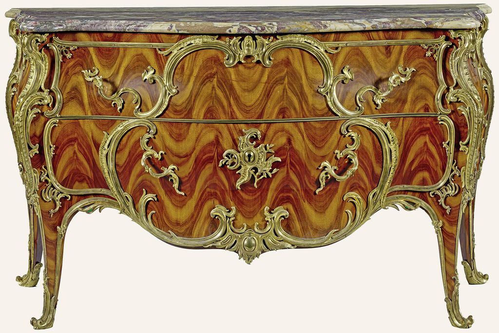 Jean-Pierre Latz, commode, Paris, entre 1745 et 1749. Marqueterie de satiné, 87,6 x 151,5 x 65,1 cm. Los Angeles, The J. Paul Getty Museum. 