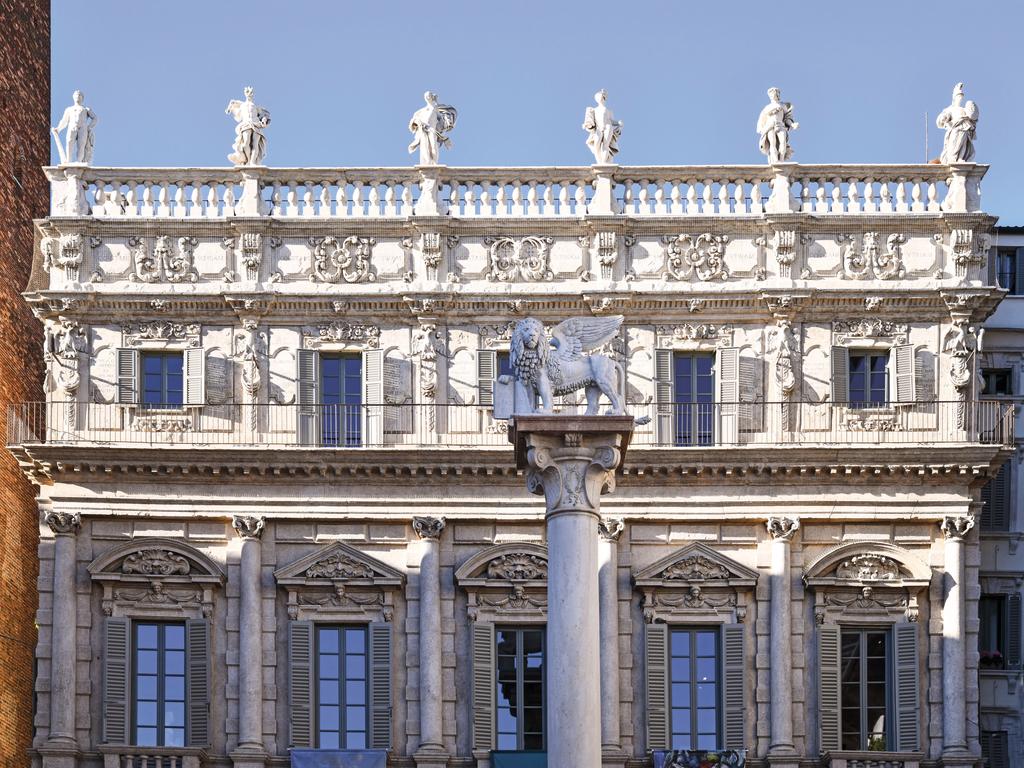 Façade du palais Maffei à Vérone.