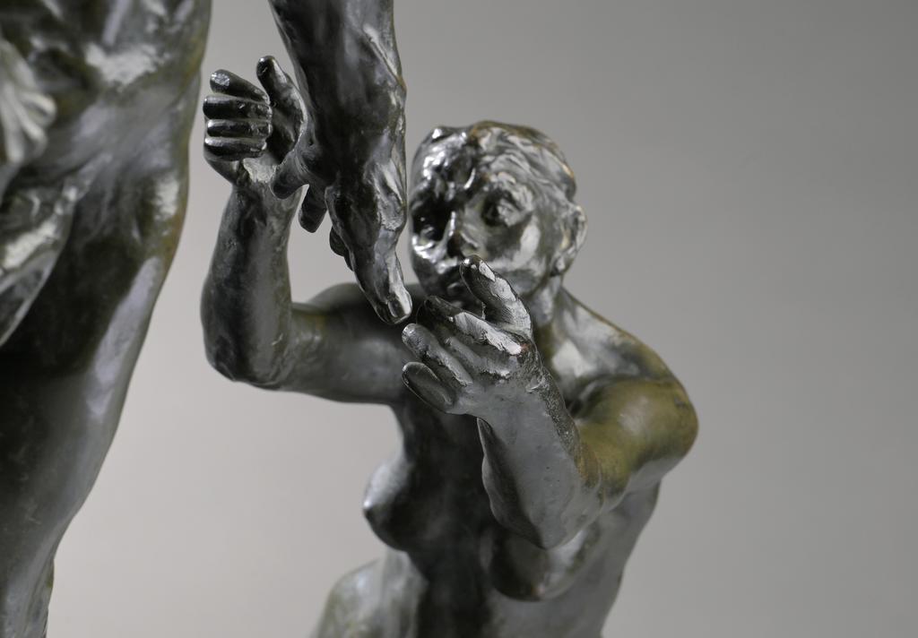 Camille Claudel (1864-1943), L’Âge mûr, dit La Jeunesse et L’Âge mûr (détail), modèle créé en 1898. Bronze à patine brune richement nuancée, 61,5 x 85 x 37,5 cm. Fonte au sable d’Eugène Blot datant de 1907.