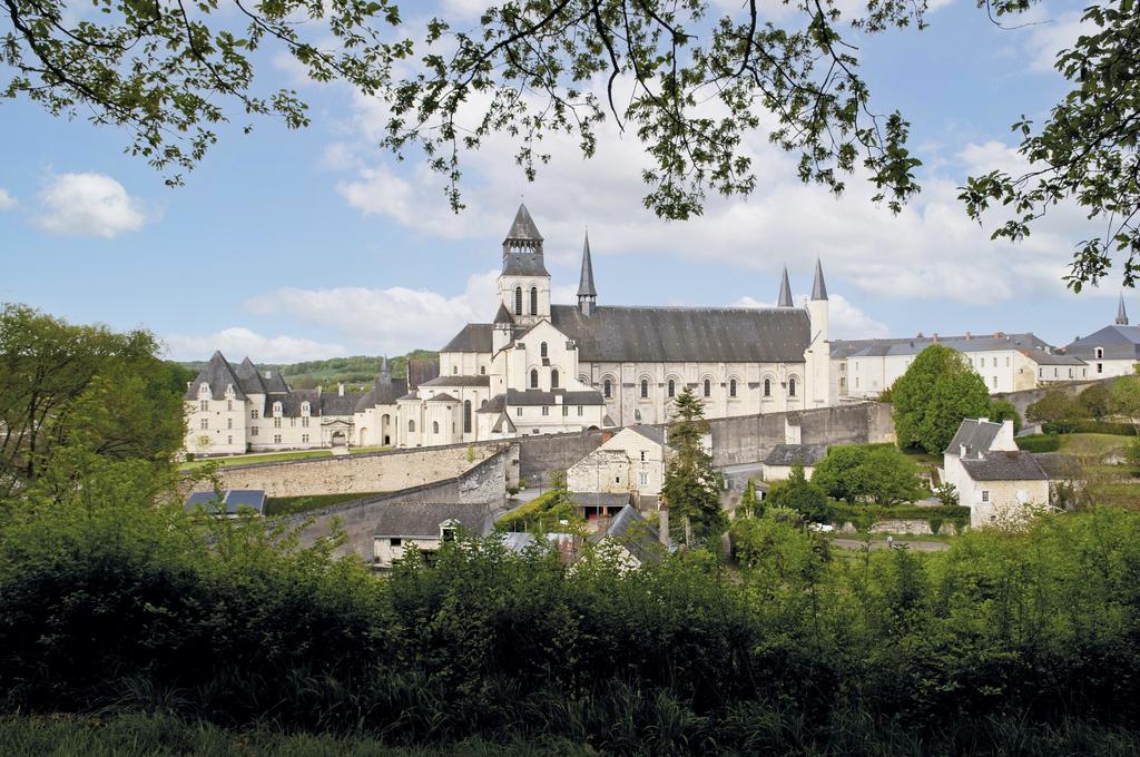 Vue générale de l’abbaye de Fontevraud, côté nord.