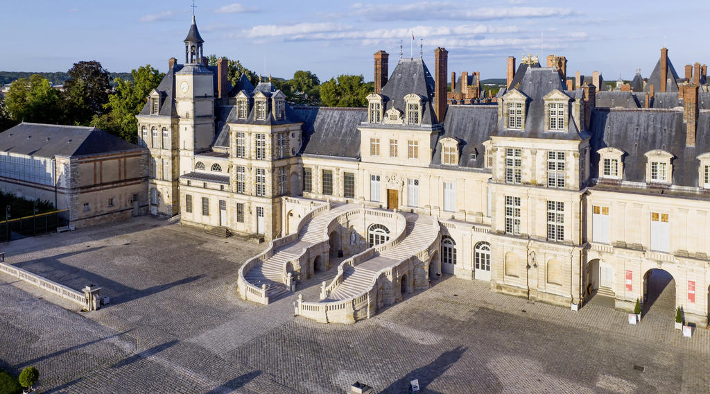 La cour d’honneur du château de Fontainebleau. 