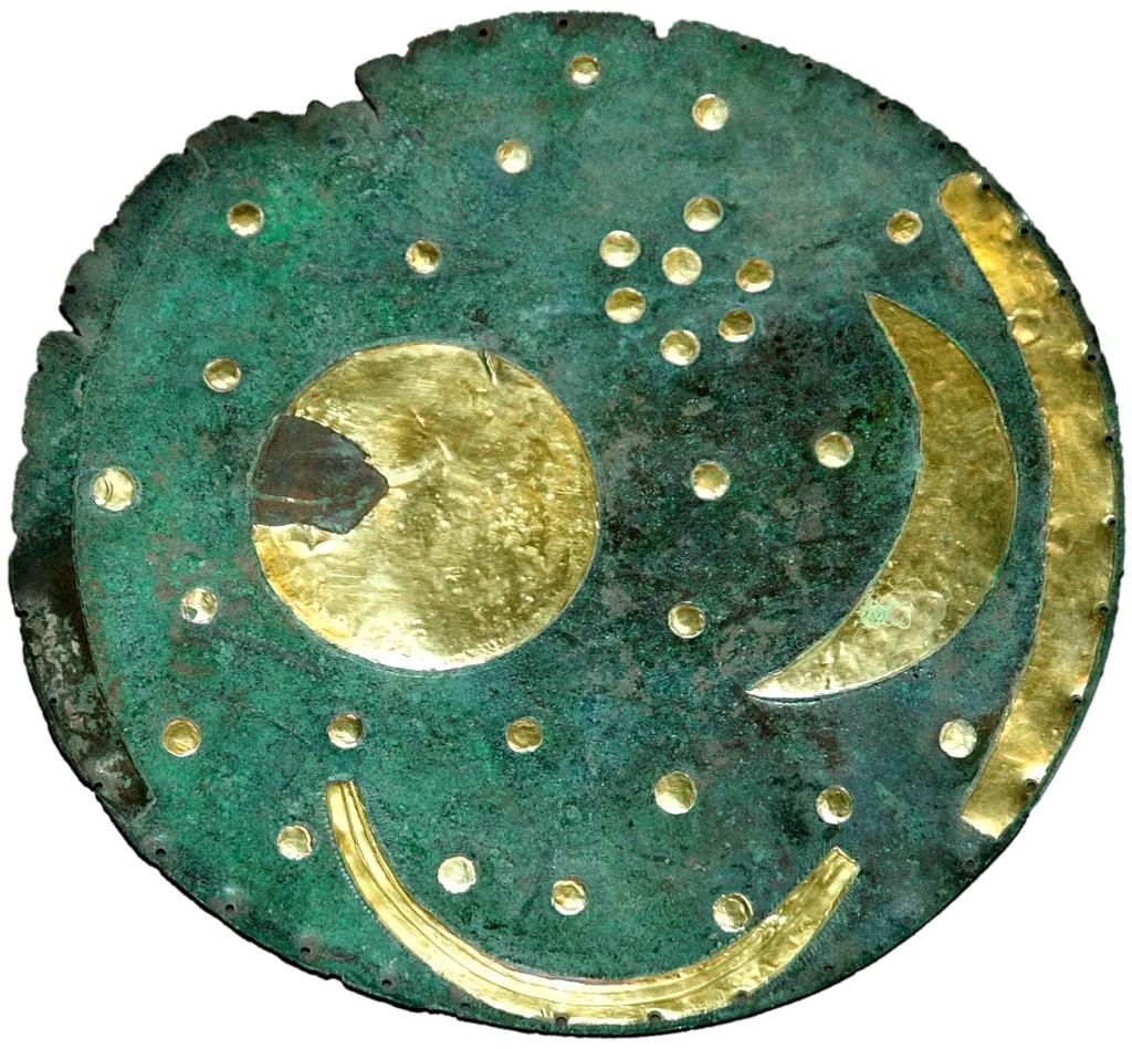 Disque étoilé de Nébra. Musée de Halle, 2002. 