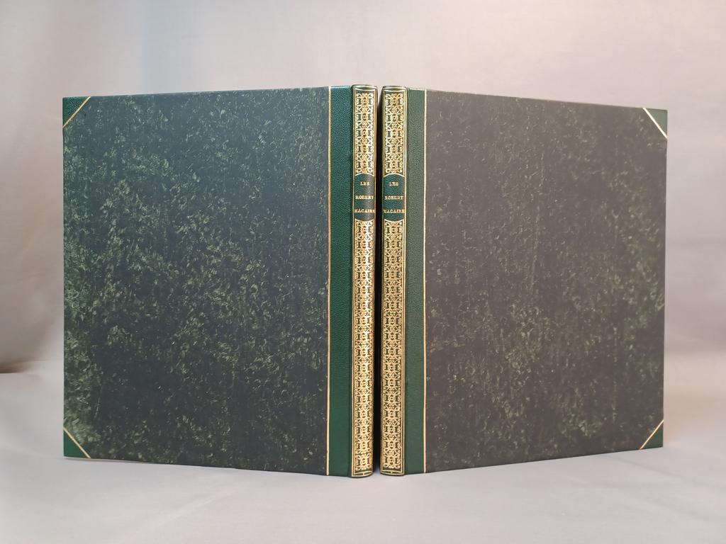 Maurice Alhoy et Louis Huart, Les Cent et Un Robert-Macaire, illustré par Honoré Daumier, 2 volumes in-4, chez Aubert et Cie, 1839. Pastiches de reliures d’époque patinées en demi-chagrin à coins, papier à la colle et dorure. Réalisation Mathilde Caillet et Franck Michel. 
