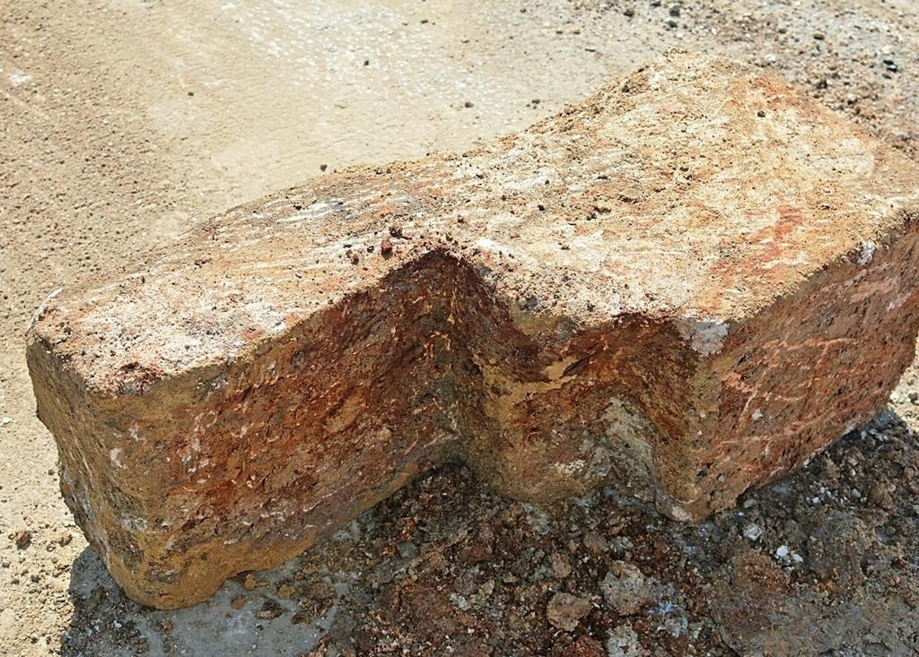 Bloc appartenant à la porte Saint-Hilaire.