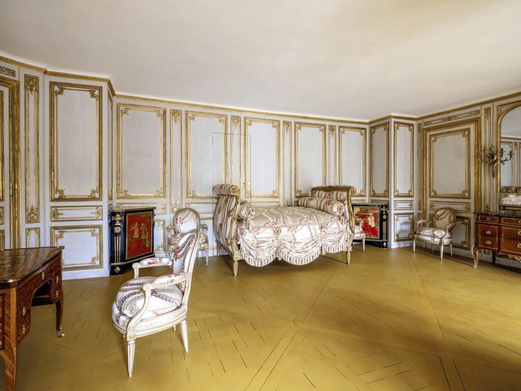 Chambre à coucher de Madame Du Barry. Versailles, musée national des châteaux de Versailles et de Trianon.