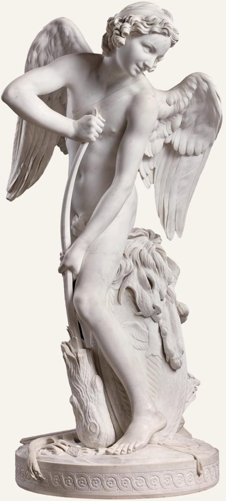 Edme Bouchardon, L’Amour se taillant un arc dans la massue d’Hercule, 1740-1750. Marbre, 173 x 75 x 75 cm. Paris, musée du Louvre.