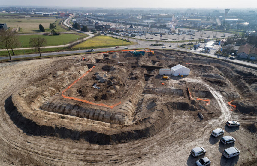 Vue de la fouille préventive de l'Inrap à Lavau en 2014-2015. Elle a notamment permis de mettre au jour la tombe d’un très riche personnage ayant vécu vers 500 avant notre ère.