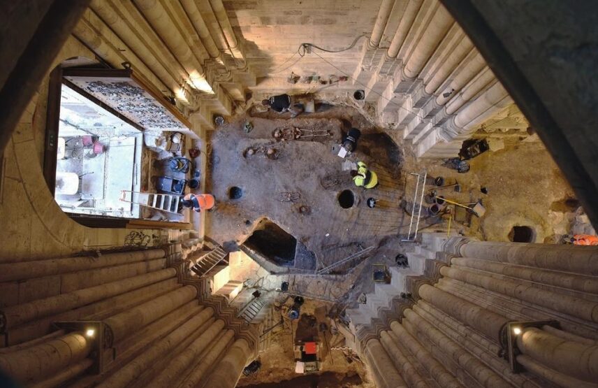 Fouilles du massif occidental de la basilique, état d’avancement à l’intérieur en janvier 2023. 