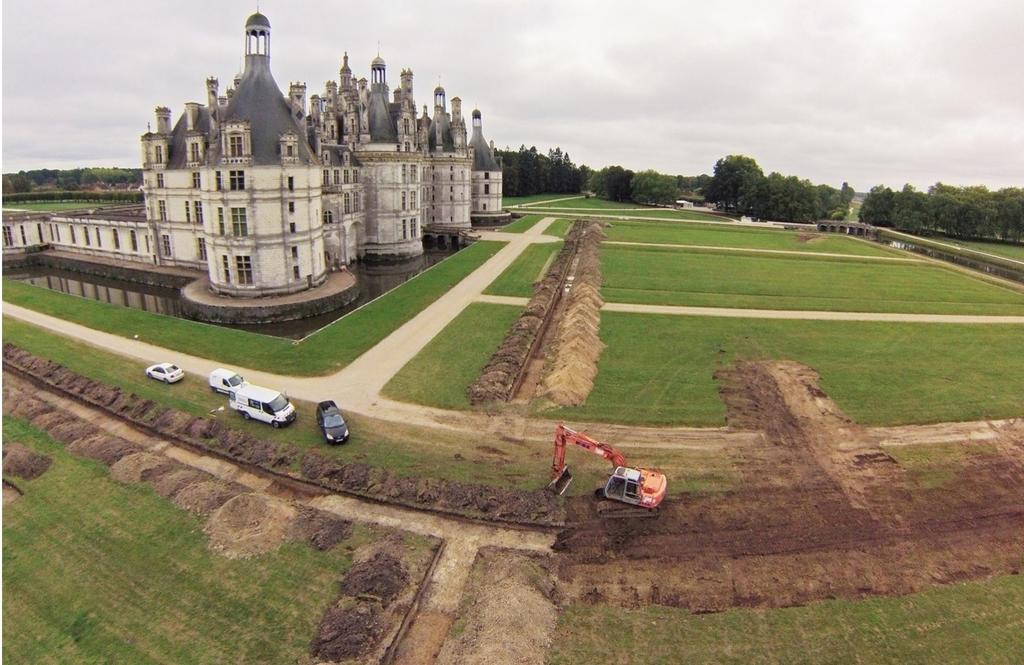 Diagnostic archéologique réalisé à Chambord en décembre 2012. L’opération a révélé les traces d’une occupation de la fin du Moyen Âge ainsi que des vestiges des écuries érigées en 1681.