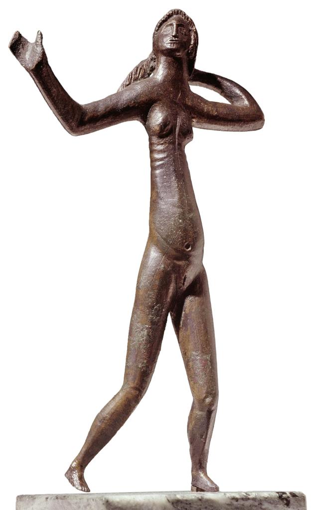 Danseuse de Neuvy : cette figurine féminine en bronze a été trouvée avec un lot d’offrandes votives offertes au dieu gaulois Rudiobos à Neuvy-en-Sullias (Loiret). Ier siècle. Orléans, musée archéologique de l’Orléanais. 