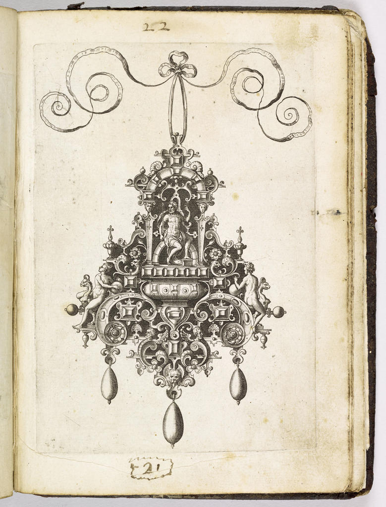 Hans I Collaert (Bruxelles vers 1530 – Anvers 1581), Monilium bullarum inauriumque artificiocissimae icones ou Recueil factice de planches d’ornements et pendentifs. Anvers, 1581. Imprimé, 17,2 x 12 cm. Écouen, musée national de la Renaissance – château d’Écouen, inv. Ec. 2054. 
