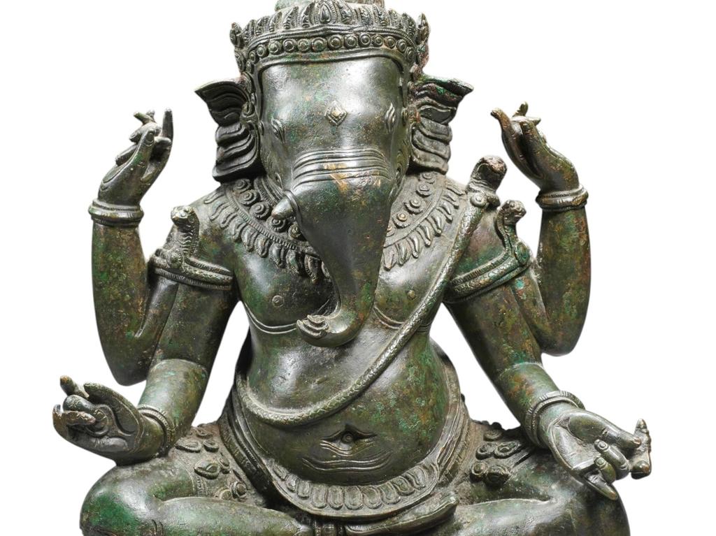 Ganesha (détail). Époque angkorienne, fin XIIe-XIIIe siècle, Prasat Yeay Moa, Angkor, province de Siem Reap, Cambodge, bronze, H. 26 cm. Musée national du Cambodge à Phnom Penh.