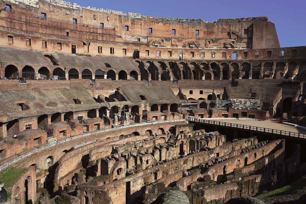 Intérieur du Colisée avec son dédale souterrain où l’on gardait les animaux.