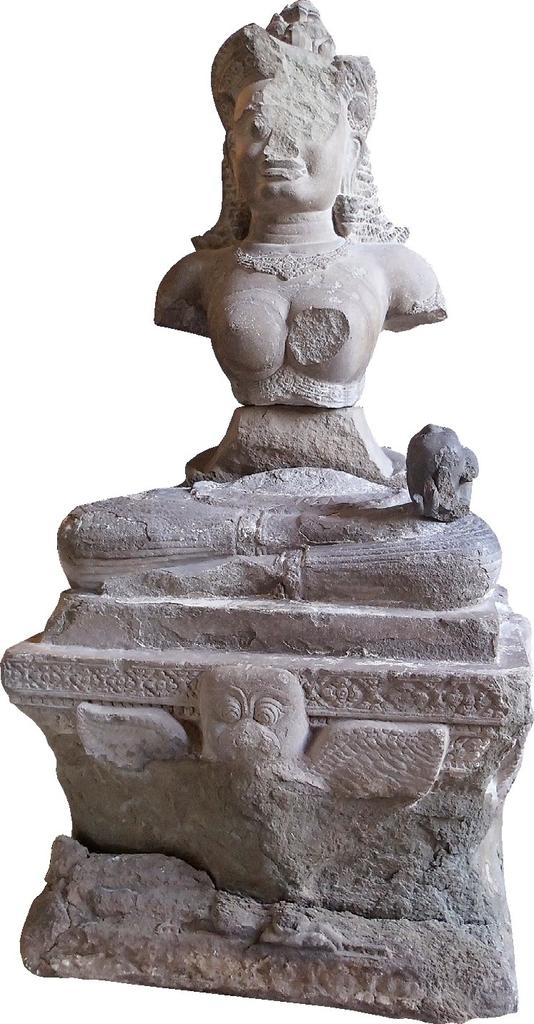 La statue de Kali Chamunda après restauration en 2018.