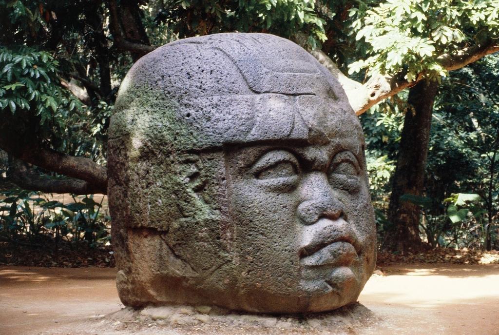 Tête colossale olmèque. Villahermosa, Parque-Museo La Venta.