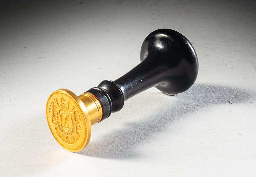 Hubert-Joseph Fabry, cachet personnel de Napoléon Premier, 1804-1809. Or et ébène, L. 10 cm. Estimé : 150 000/250 000 €.