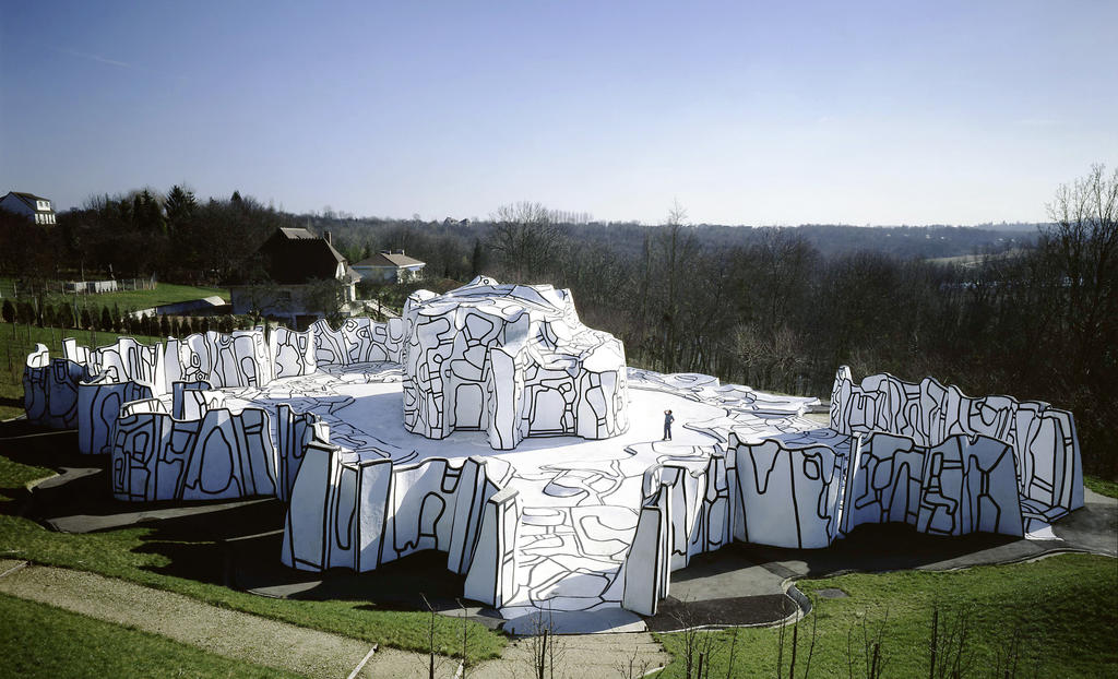 Jean Dubuffet, Closerie Falbala,  1973. Époxy et béton projeté peints au polyuréthane. Périgny-sur-Yerres. 