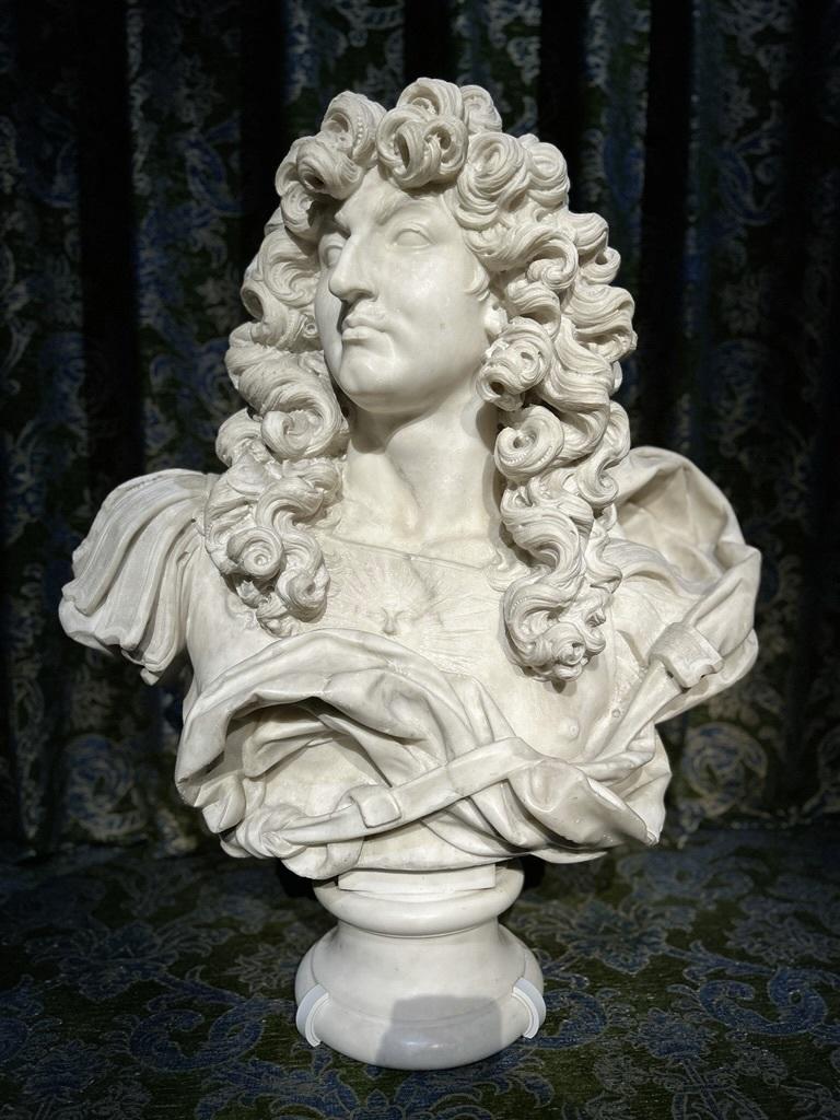 Jean-Jacques Clérion (1637-1714), Louis XIV, roi de France et de Navarre (1638-1715), vers 1660-1665. Marbre, H. 96 cm. Versailles, châteaux de Versailles et de Trianon. 