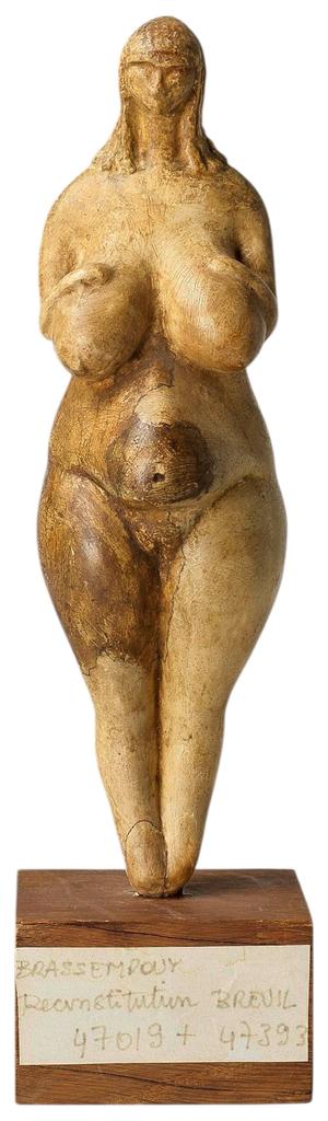 Reconstitution de la « Dame de Brassempouy » par Benoît-Claude Champion. Plâtre, moulage, début du XXe siècle. Musée d’Archéologie nationale. 