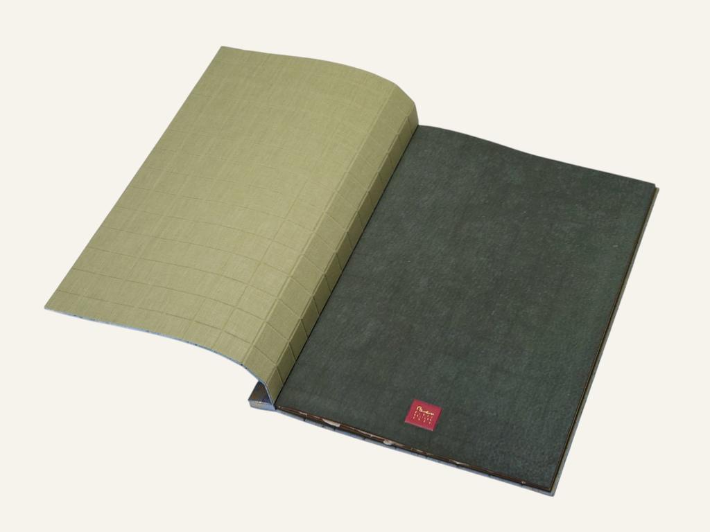 Louis Aragon, Strophes pour se souvenir, 2005, Paris, Pierre Walusinski. Reliure de Benjamin Elbel. Collection privée aux États-Unis.