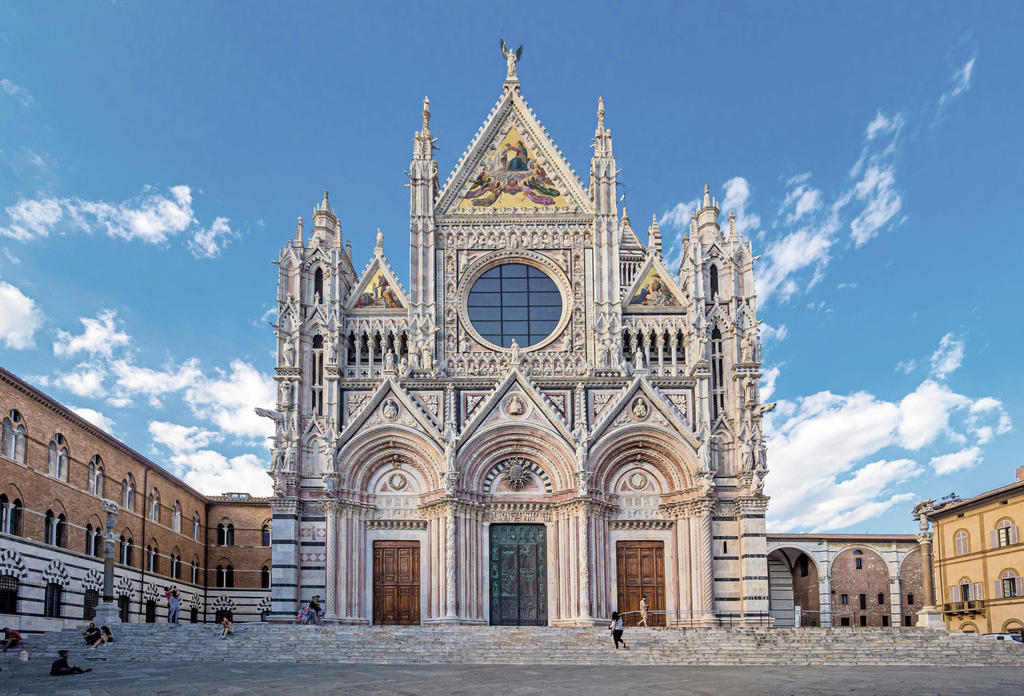 Façade de la cathédrale de Sienne. 