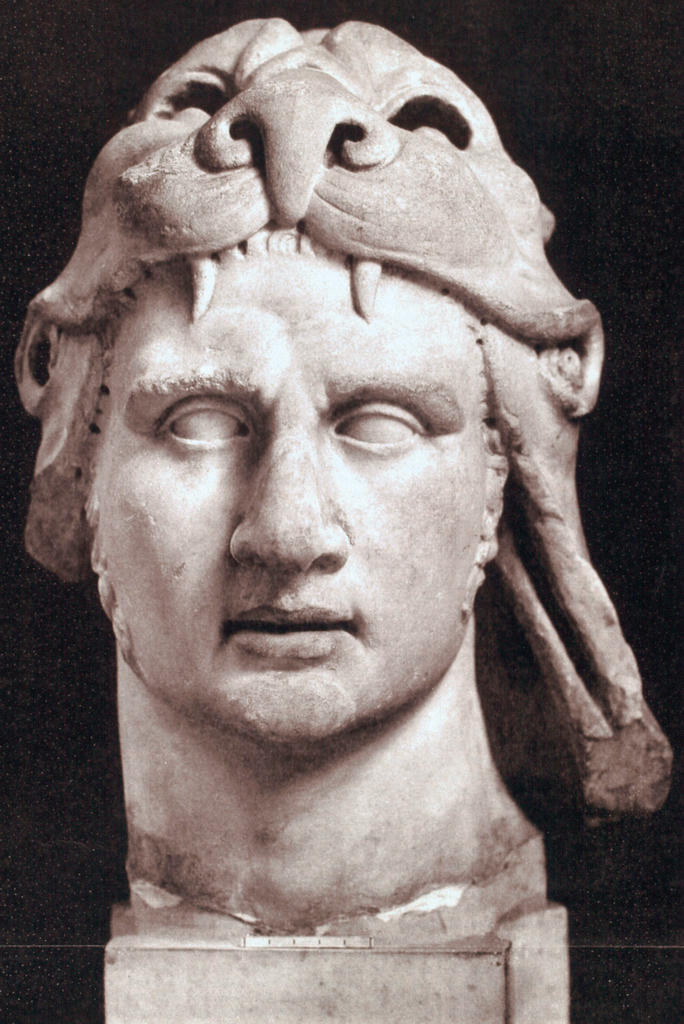 Mithridate VI du Pont, avec la peau du lion. Marbre. Paris, musée du Louvre. 