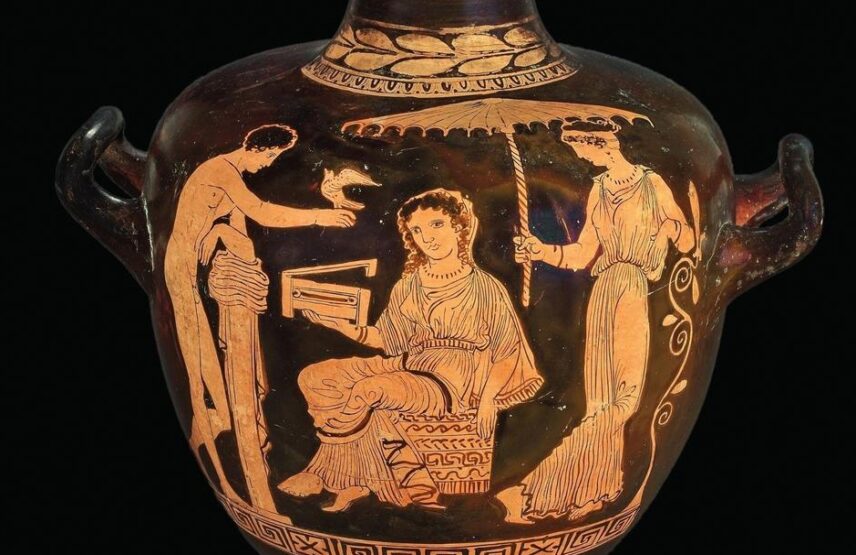 Peintre de Tarporley (attribuée au), hydrie à figures rouges sur fond noir (détail), vers 400-380 avant notre ère. Découverte en Grande Grèce. H. 36,80 cm.