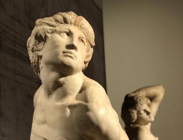 Michel-Ange, Esclaves. Vue de l'exposition Le Corps et l'Âme. 