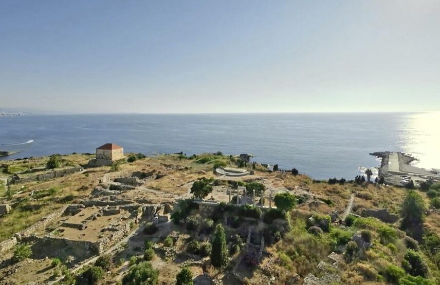 Vue générale du site de l’acropole de Byblos.