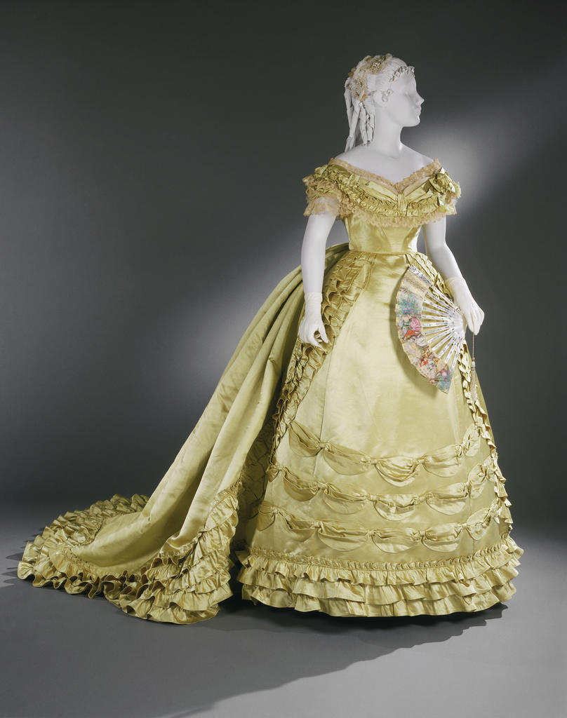 Worth & Bobergh, Robe à transformation, vers 1866-1868. Satin de soie avec dentelle et tulle de soie. Philadelphie, Philadelphia Museum of Art.