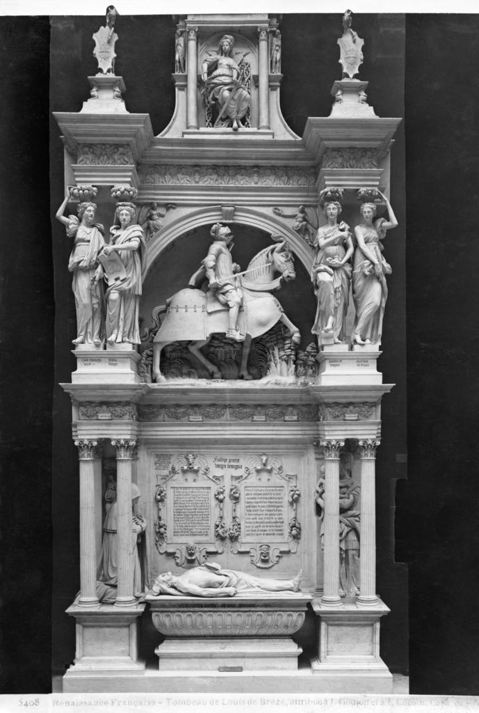 Reproduction en plâtre du tombeau de Louis de Brézé à la cathédrale Notre-Dame de Rouen. 