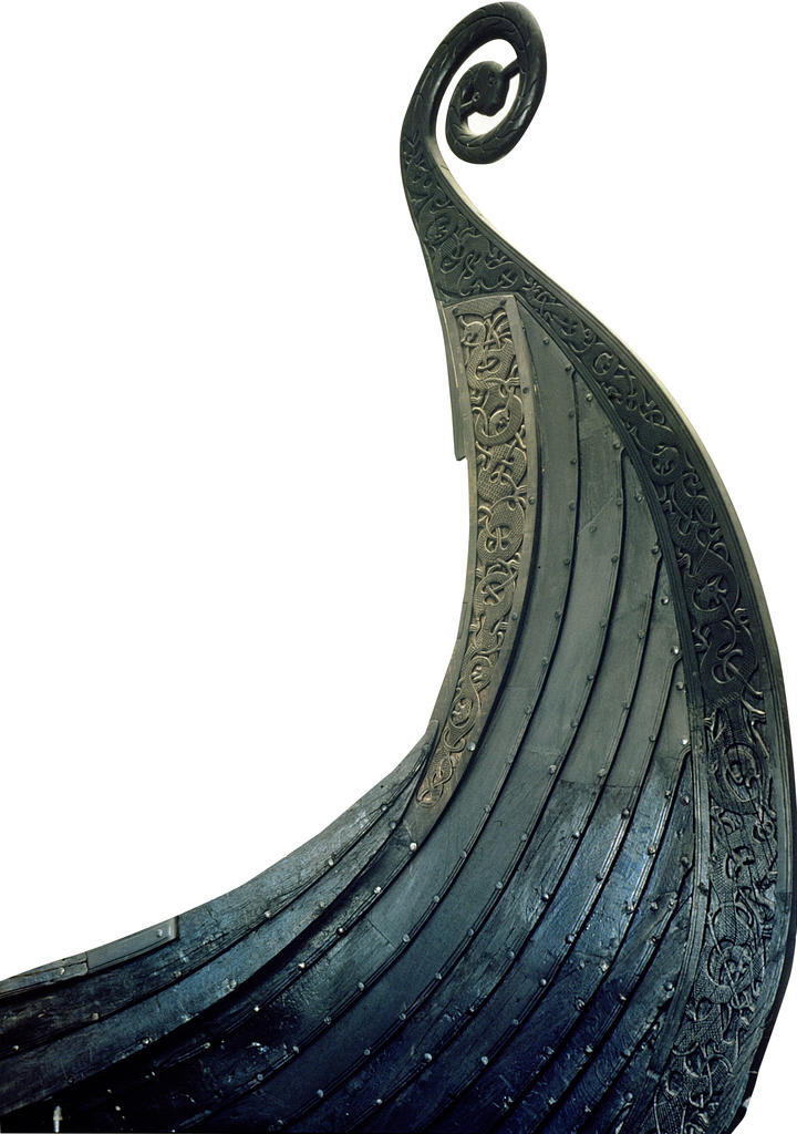 Détail de la proue du navire d’Oseberg, daté par dendrochronologie de 834. Oslo, musée des Navires vikings.