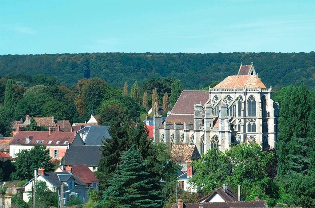 Église de Saint-Sulpice-de-Favières.