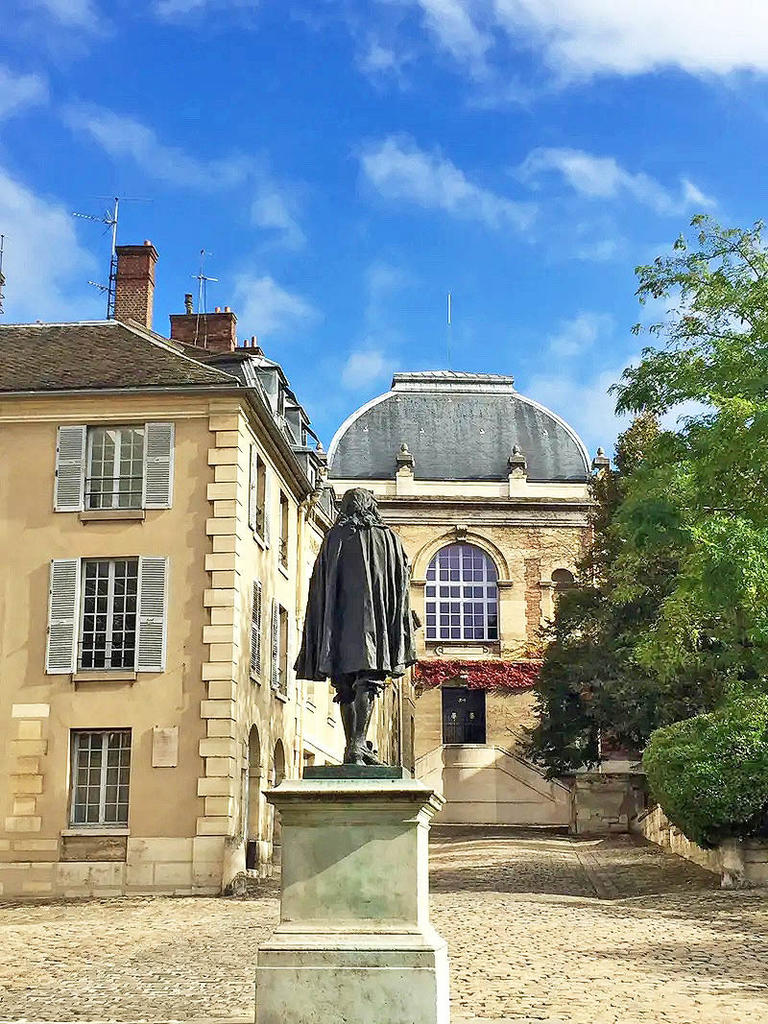 L’enceinte des Gobelins abritera le Mobilier national et la Cité de la Céramique, à Paris. 
