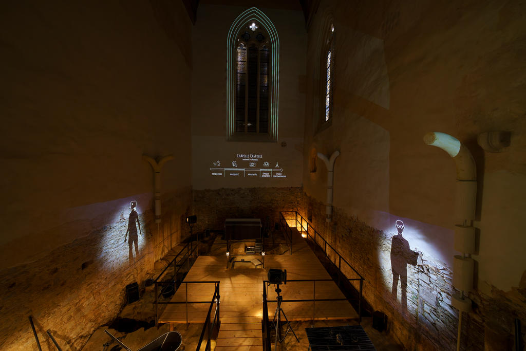 Parcours immersif dans la chapelle du château de Châteaubriant. 